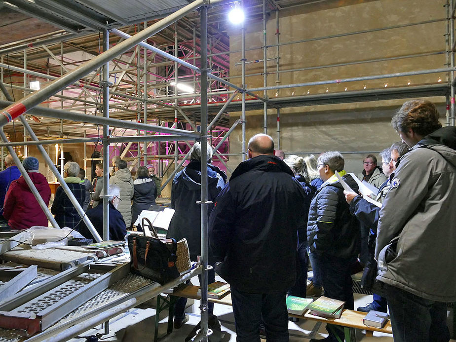 Heilige Messe auf der Baustelle zum 4. Advent (Foto: Karl-Franz Thiede)